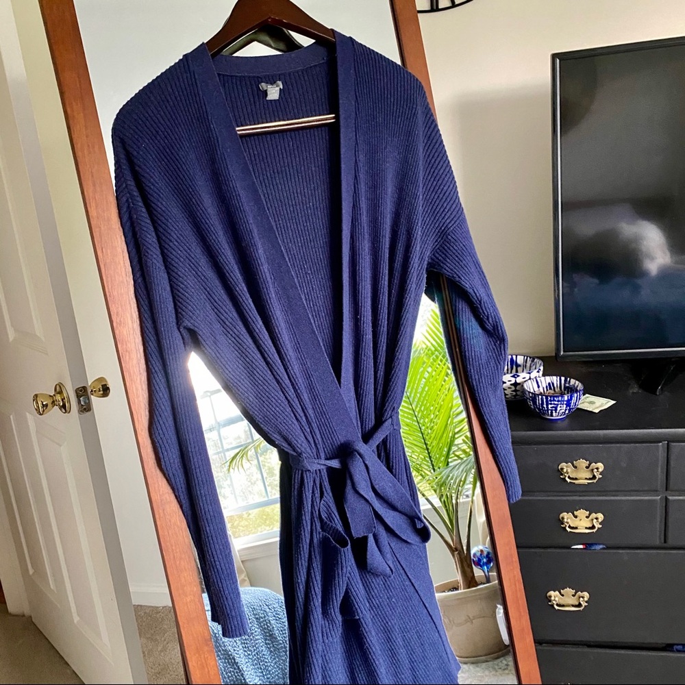 Aerie robe